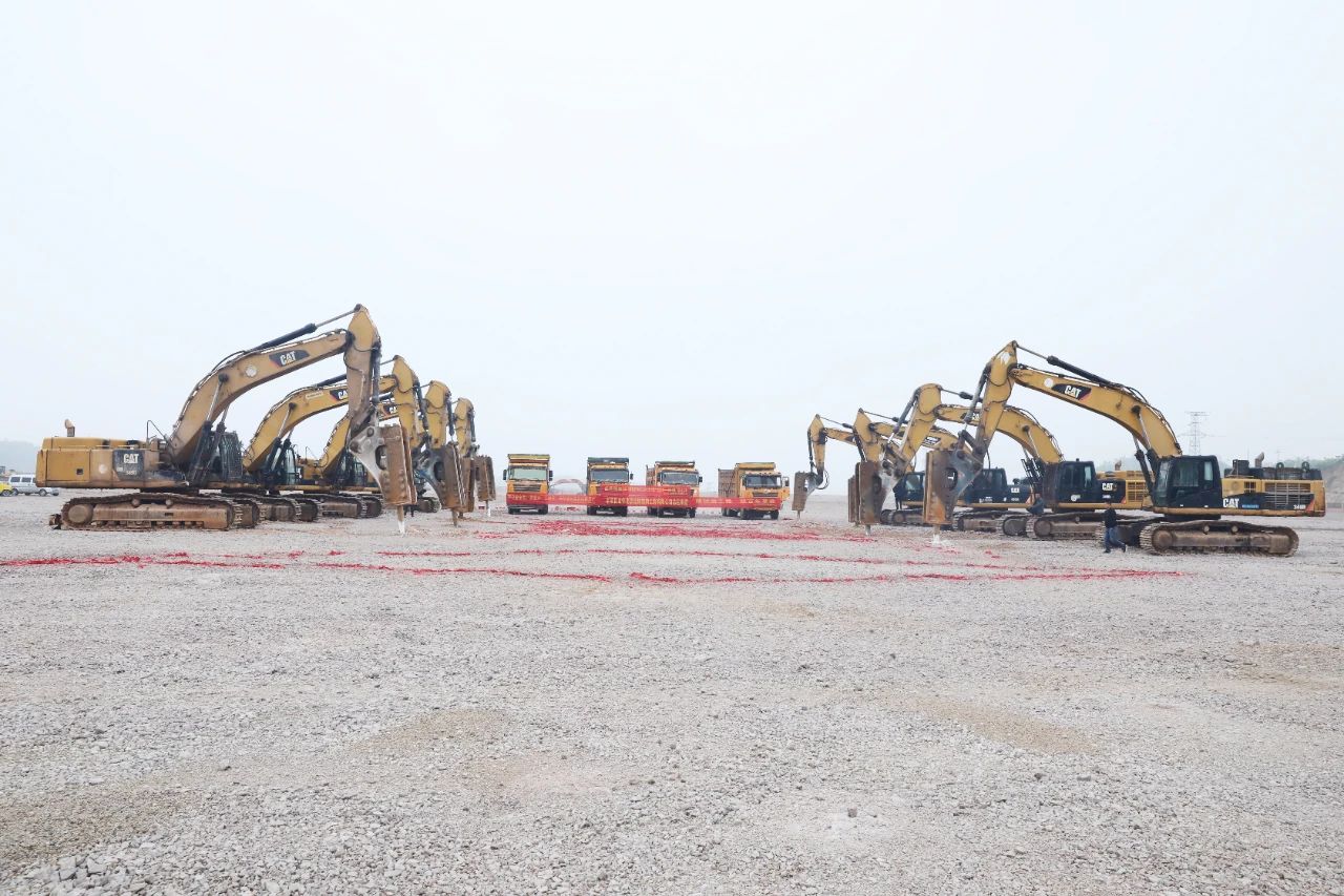 年產(chǎn)25萬噸鋰離子電池正極材料產(chǎn)業(yè)園二期項(xiàng)目開工