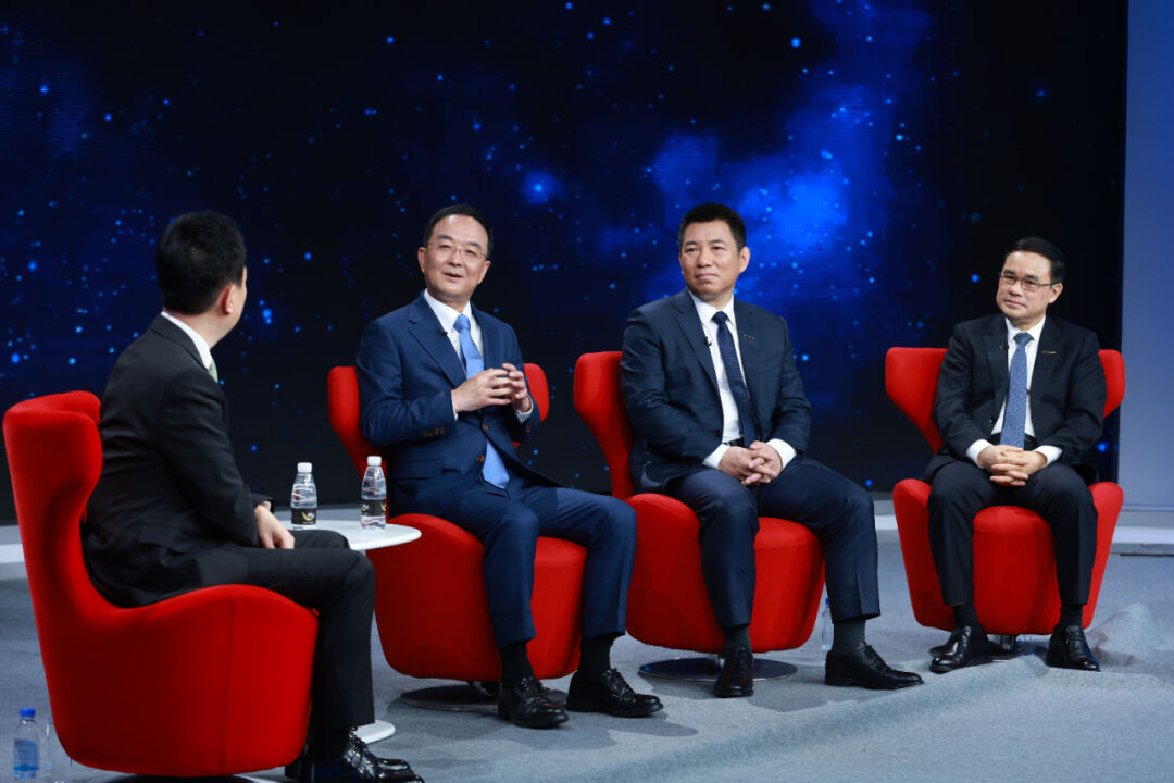 新能源汽車“價格戰(zhàn)”打響！消費(fèi)者、企業(yè)，雙贏？這場對話信息量巨大