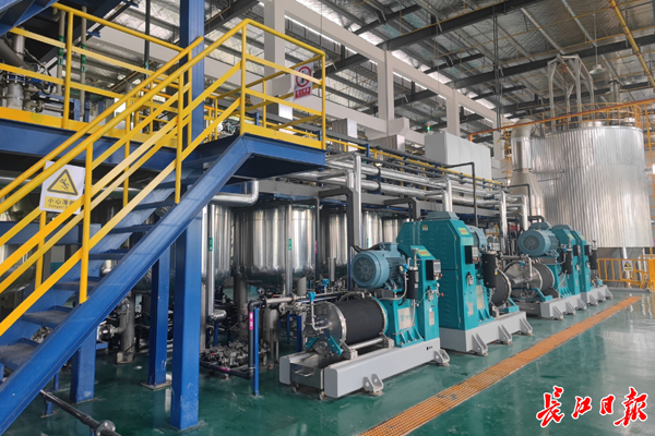 武漢啟鈉新能源科技有限公司千噸級生產(chǎn)線 圖/長江日報