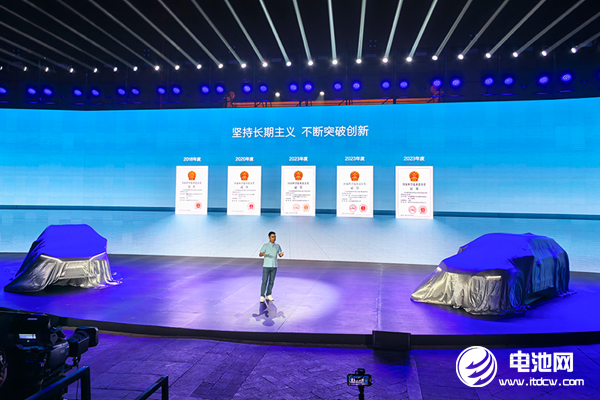 要卷就卷技術！比亞迪宋家族雙王炸齊發！