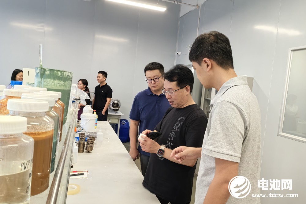 中國電池新能源產業鏈調研團一行參觀考察碳語新材 中國電池新能源產業鏈調研團一行參觀考察碳語新材